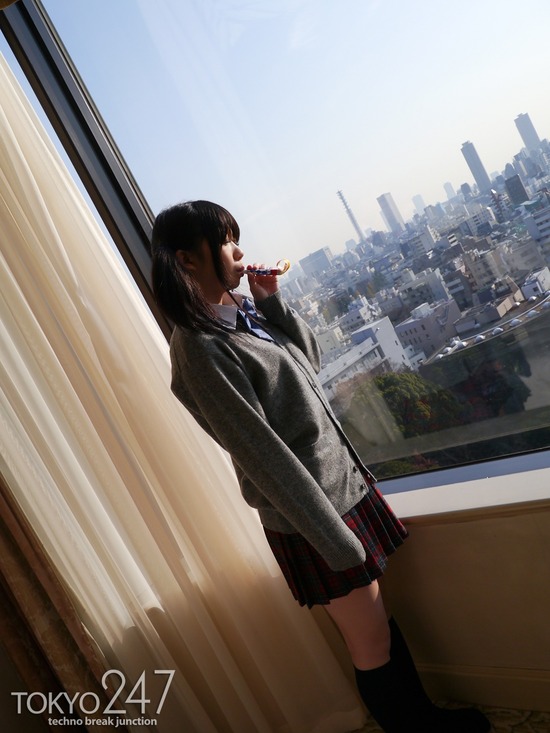 ツインテールロリ系少女2全裸画像 (1)