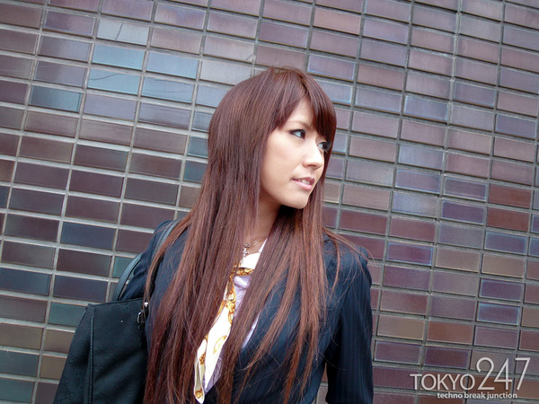 変態ドMっ娘4OL制服で散歩する画像 (1)