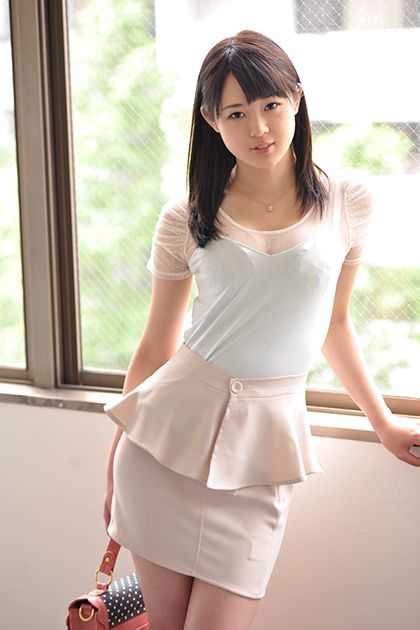 春宮こころ9ツーピース姿の画像 (2)