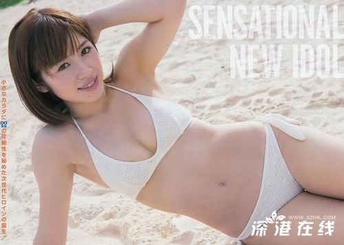 仙石みなみ3白ビキニ水着 (3)