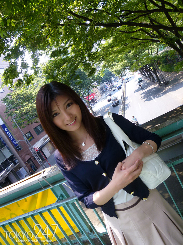 22才お嬢様ふう美女かほ７公園デートの画像 (5)