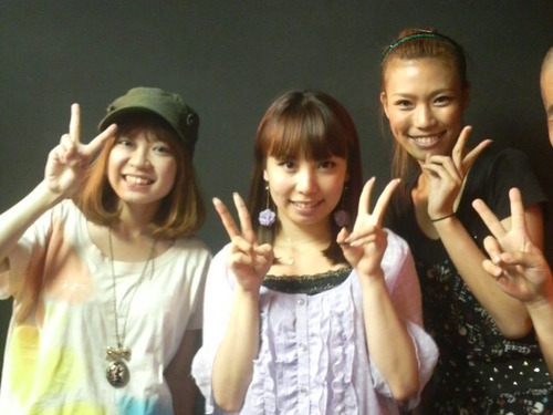 左から飛び魚の橋本さん、矢口美樹さん、紺野ぶるま