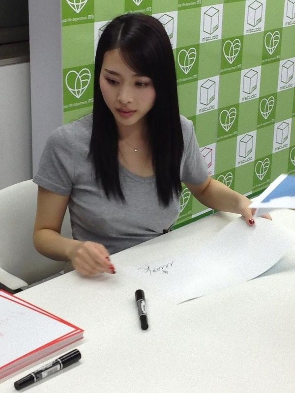 本田岬8サイン会画像 (1)