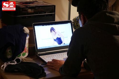 羽咲みはる_スク水マニア_粘着ストーカーの狂気的な盗撮 (6)