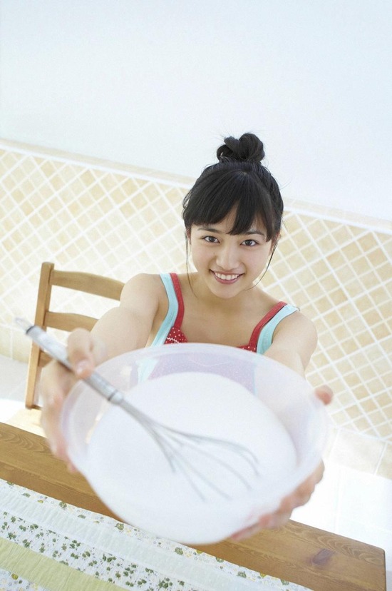 川口春奈5エプロン姿画像 (3)