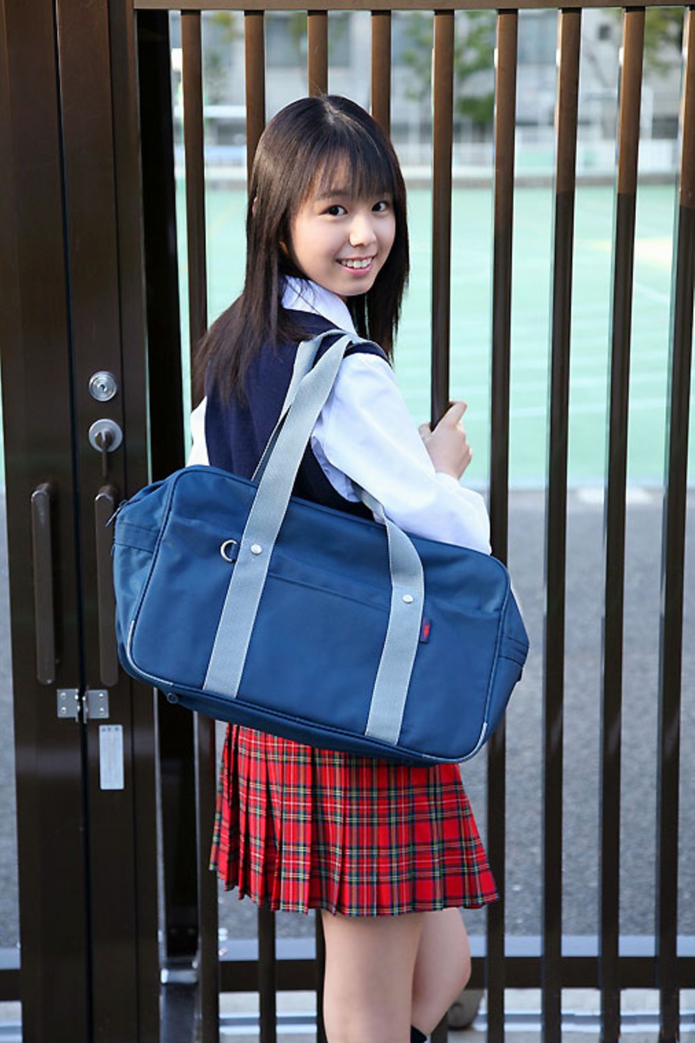 かわいい女子中学生の制服姿をひたすら愛でる画像集44枚 こんな可愛い子がなんてことを のエロ画像集めちゃいました かわいい女子中学生の制服姿をひたすら愛でる画像集44枚 こんな可愛い子がなんてことを のエロ画像集めちゃいました