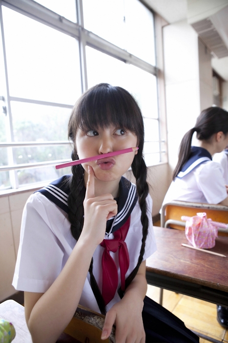 佐々木彩夏4制服姿画像 (3)