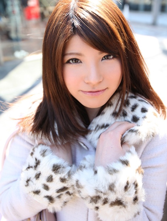 上原亜衣4手ブラ・着エロ画像 (4)