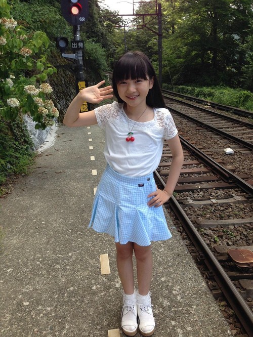 おしゃれ好きな女子小学生 (19)