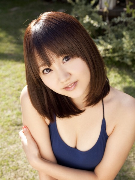 浜田翔子青ビキニ水着画像 １ (7)