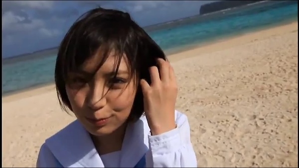 佐武宇綺７海辺で制服画像 (1)