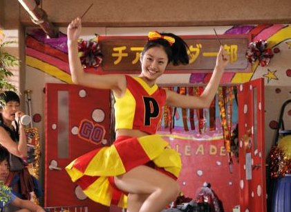 忽那汐里1ポッキーCMパンチラ画像 (3)