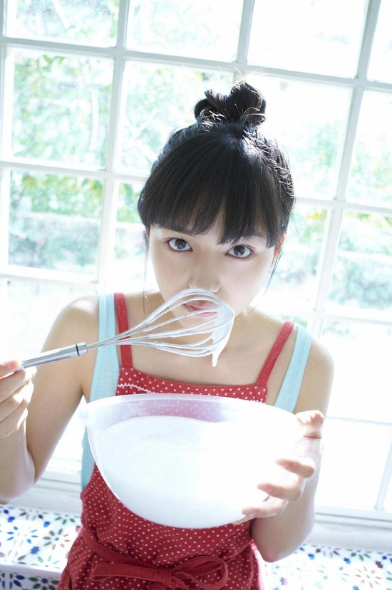 川口春奈5エプロン姿画像 (4)