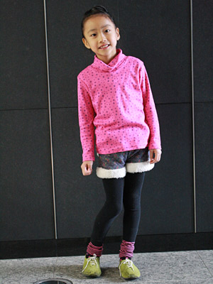 小学生ガールはレギンスやソック