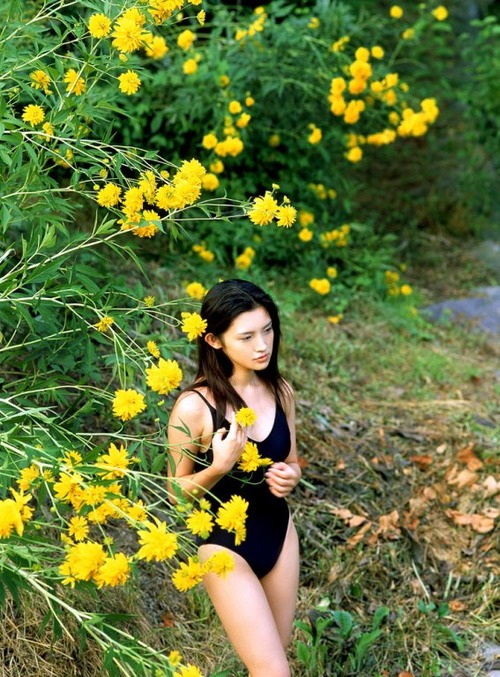 星野真里紺色水着 (2)