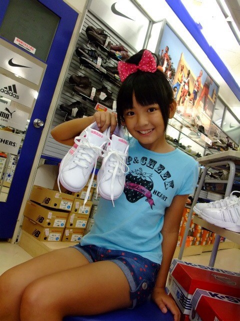 おしゃれ好きな女子小学生 (27)