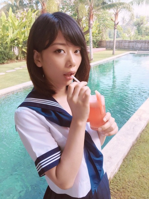 町本ゆう舞台女優なのに大股開き (4)