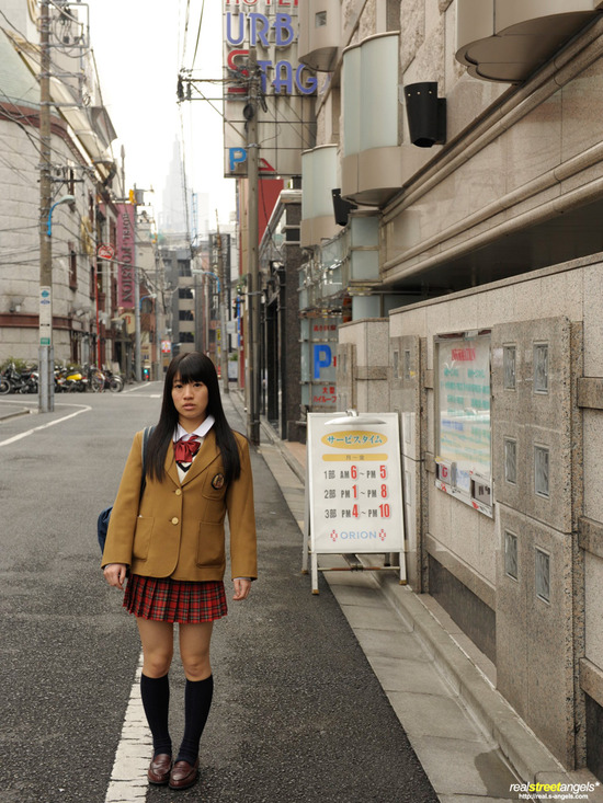 葵こはる1制服姿画像