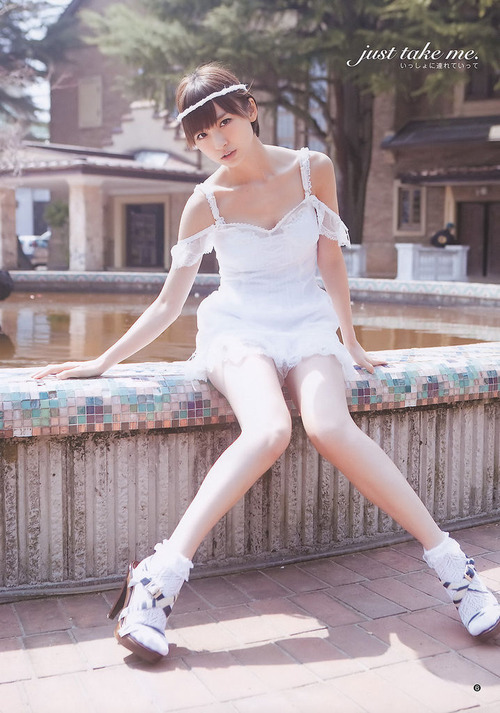 篠田麻里子グラビア画像025