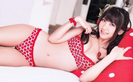 柏木由紀3ビキニ水着画像 (2)