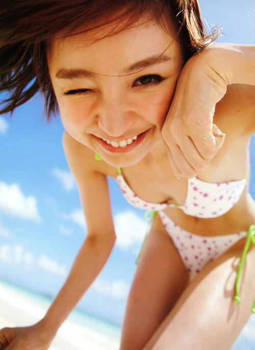 篠田麻里子グラビア画像033