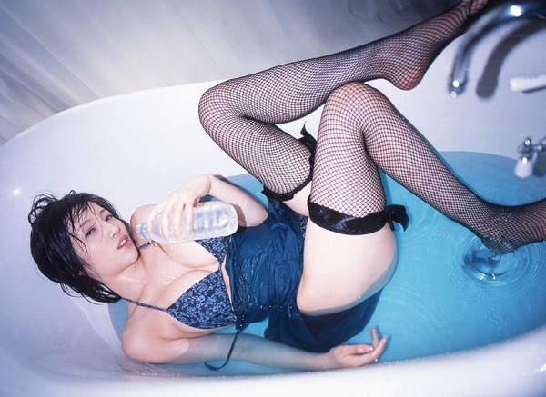 森下悠里4黒下着画像  (7)