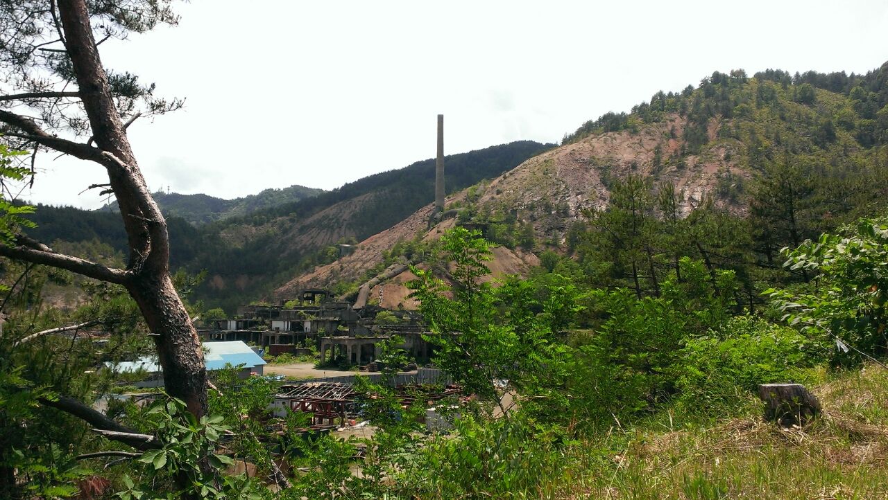 秋田県 尾去沢鉱山 砂金 15粒 秋田県 尾去沢鉱山 砂金 15粒 秋田県 尾去沢鉱山 砂金 15粒 秋田県