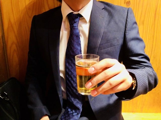 社会人の7割「上司に2次会に誘われるのが嫌」