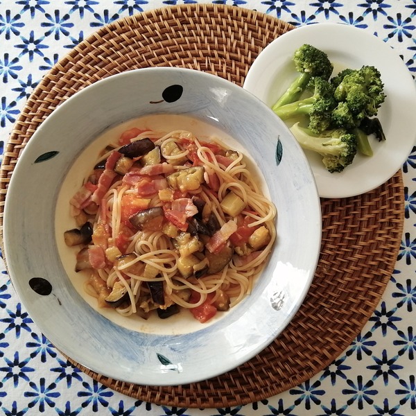 2022 05 ナスとトマトとベーコンのスパゲティ NYCooking