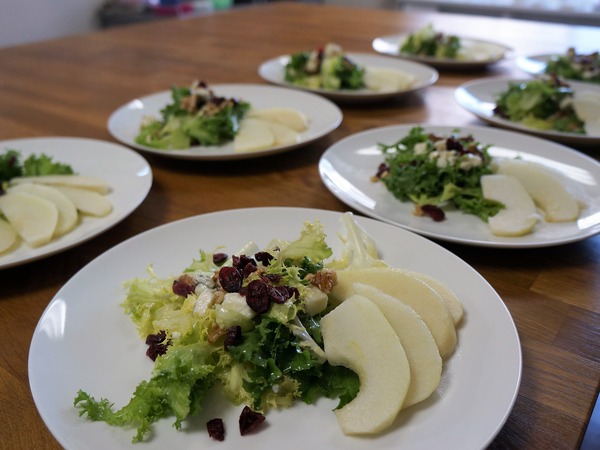 洋梨とブルーチーズのサラダ NYCooking DSC04414 (2)