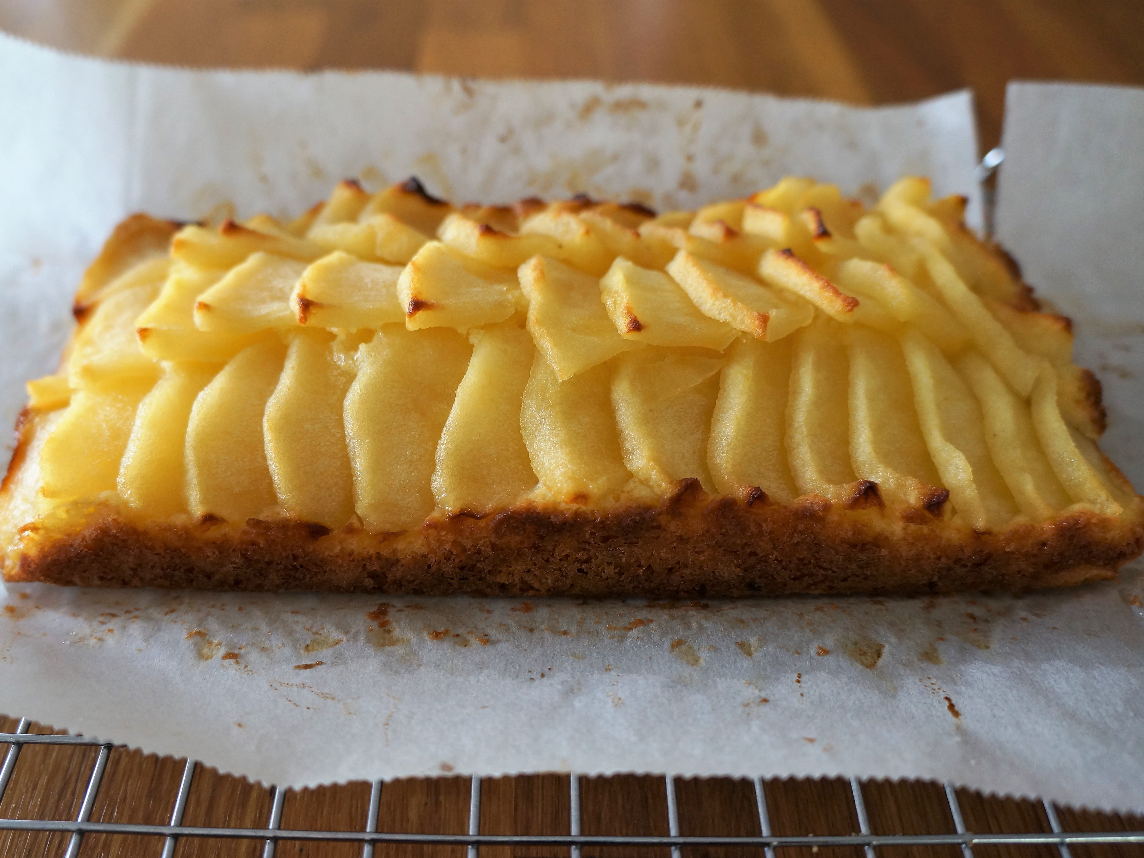 リンゴのワイン煮がのったケーキ Nyスタイルのお料理教室ーnycookingのブログ 東京目黒 ニューヨーク Since 04