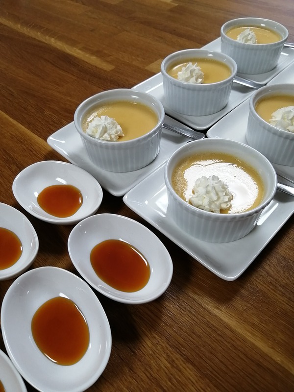 プリンとあとがけカラメル NYCooking