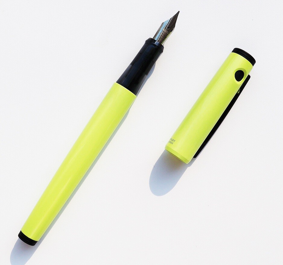 万年筆 Lightive ライティブ 新ｙ商店の仁義無き人々