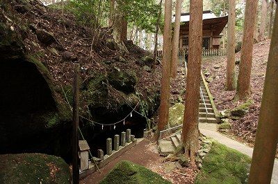 006　穴森神社と洞穴入り口