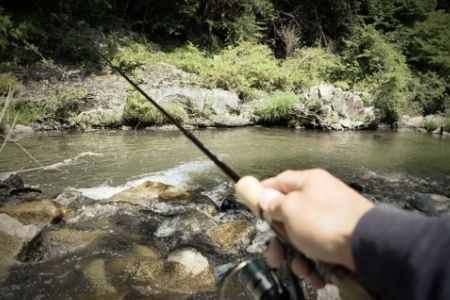 川釣り