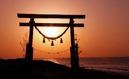 地元の寂れた神社にお参り