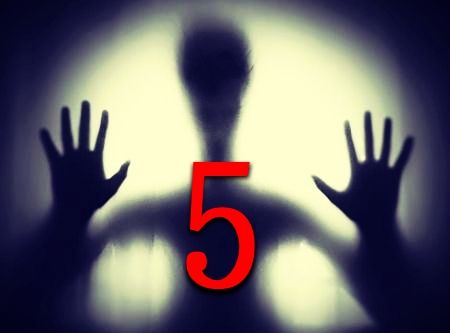 幽霊を信じていない人が体験した話ロゴ5