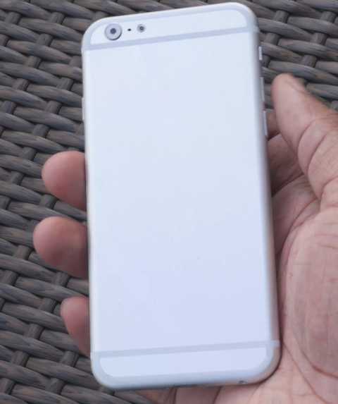 「iPhone6」の新たなモックが登場、やはり背面Dラインデザイン