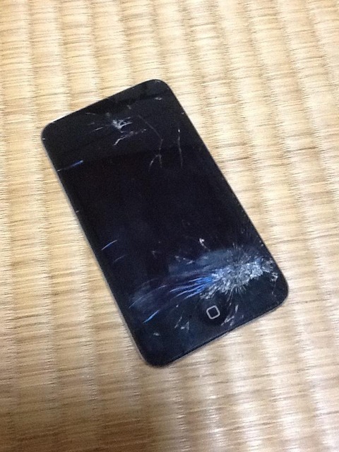 iPod touch割れたったｗｗｗｗｗ