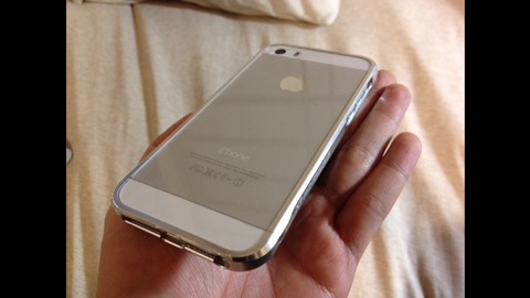 滅茶苦茶カッコいいiPhone用金属バンパー買ったったwww