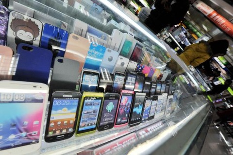 スマホ40台を同時に無線充電できる技術を発表 —韓国研究グループ