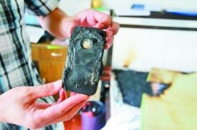 【中国】iPhone4が突然爆発、就寝中の男性ヒヤリ-重慶市(画像あり)