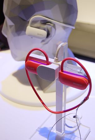 ソニー、電機部門復活懸け「4K」「ハイレゾ」「ウェアラブル」を三本柱に －「既にオワコン」との声も