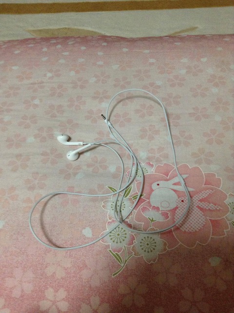 iPhoneの付属品イヤホン使ってたら恥ずかしい？