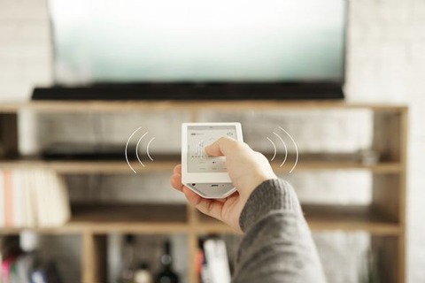 ソニー、あらゆる家電機器類を一括操作できるスマートリモコン「HUIS REMOTE CONTROLLER」を価格2万7950円で発売