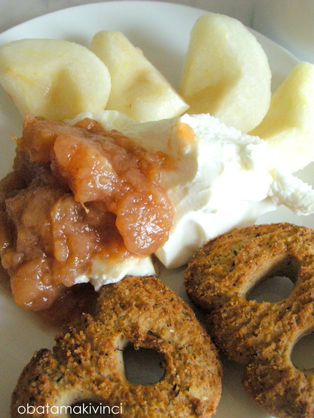 Yogurt Greco con Marmellata di Pera