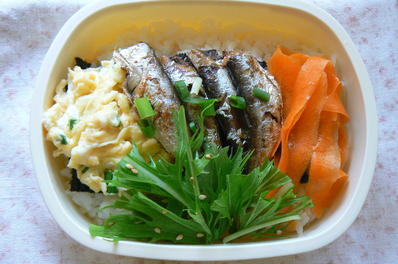 オイルサーディン丼 買い置き食材でお魚弁当 オベンター情報局