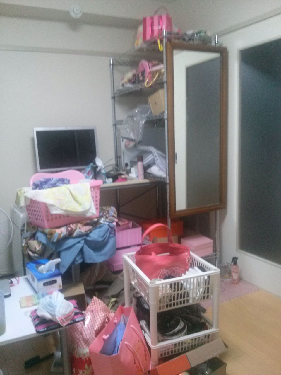 姫部屋にしたかったのかな 汚部屋主なのに 汚部屋が片付けられたら良い事あるかな 姫部屋にしたかったのかな 汚部屋主なのに 汚部屋が片付けられたら良い事あるかな