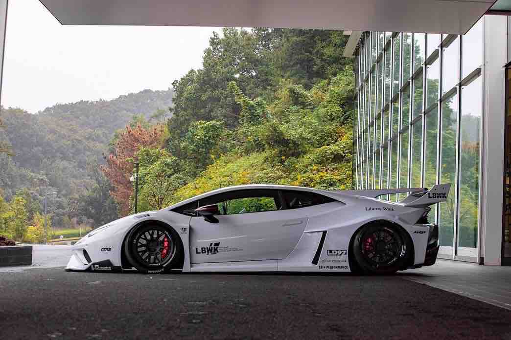 Liberty Walk自由に歩く Lamborghini Huracan Lb シルエットworks完成 Obuchi Motors Blog Liberty Walk自由に歩く Lamborghini Huracan Lb シルエットworks完成 Obuchi Motors Blog