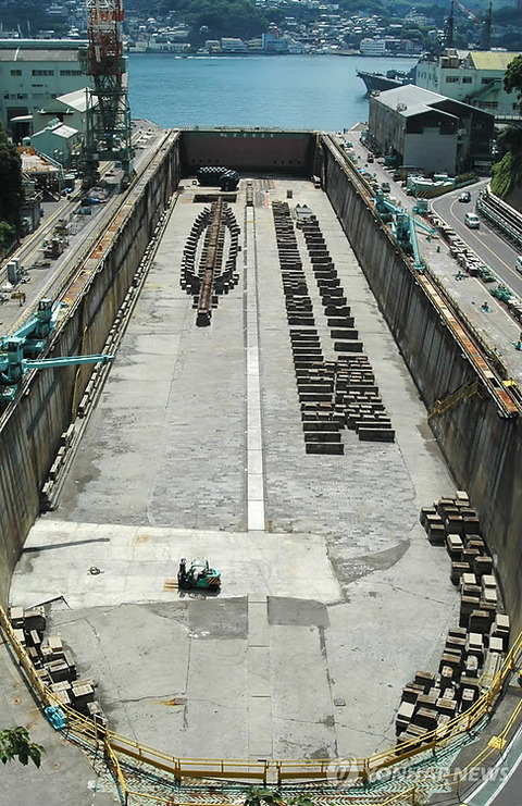 o-MARK-LIPPERT-570 (1)